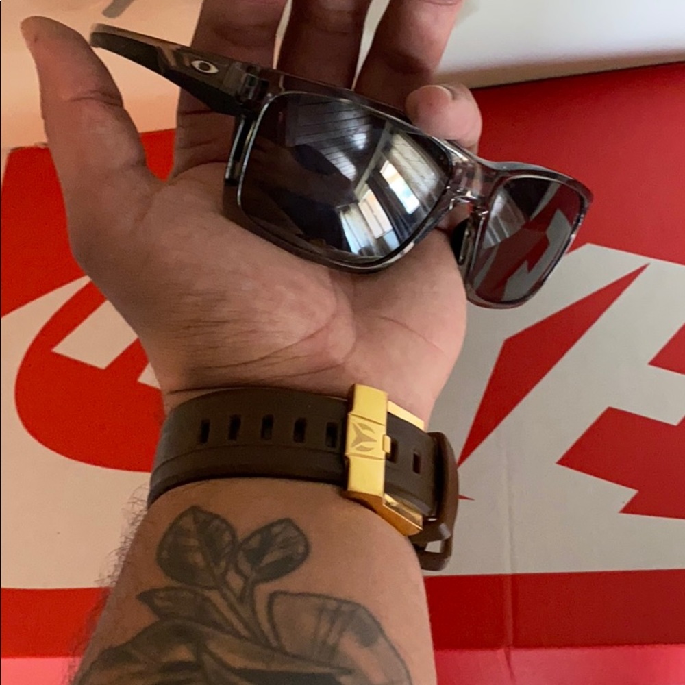 Men’s Oakley Sunglasses